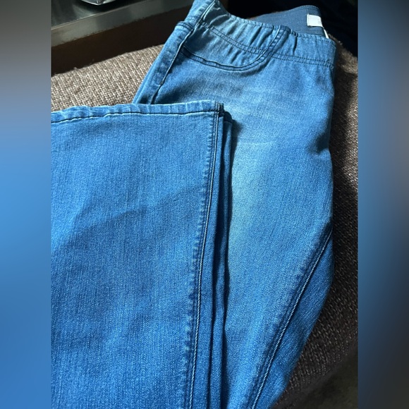 Kenneth Cole Reaction NWOT Stretch Denim Flare Jeans - Picture 10 of 12